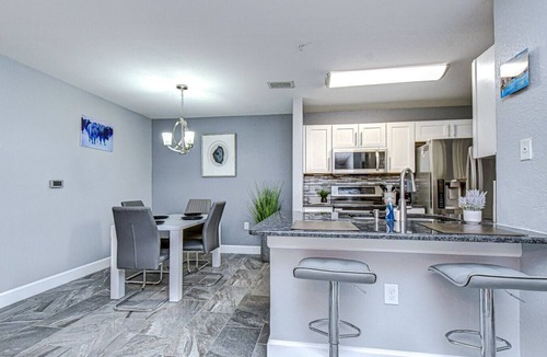 Braden River Apartment | Lakewood Retreat | 3+ Month Stay | Pool & Gym