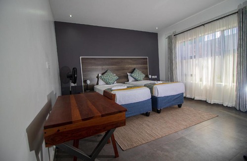 Victoria Falls Bed & Breakfast | Land Of Grace Panyumba