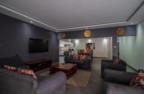 Victoria Falls Bed & Breakfast | Land Of Grace Panyumba