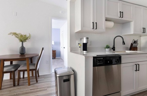 Fruitville Apartment | Landing | Chic 1BD, Clubhouse, Gym