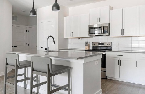 Sugar Hill Apartment | Landing | Chic 2BD, Gym, Pool