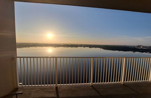 Florida Central Atlantic Coast Condo | LAST MIN DEALS AUG-NOV LOVELY 2 BDR 2 BTH DISNEYVIEW JETSKI LAKEVIEW HOTTUB POOL
