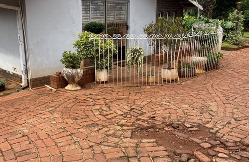 Harare East Apartment | Leafy, safe retreat, close to game park & shopping mall