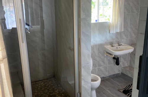 Harare East Apartment | Leafy, safe retreat, close to game park & shopping mall