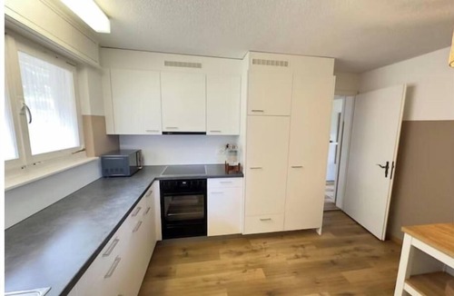 Pearl District Condo | Light-filled 1- bd loft with city & mountain views