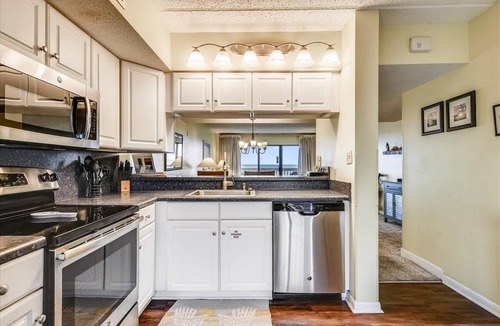 St. George Island Condo | Located right on the beachfront, this beautiful well-appointed Villa offers you fabulous views.