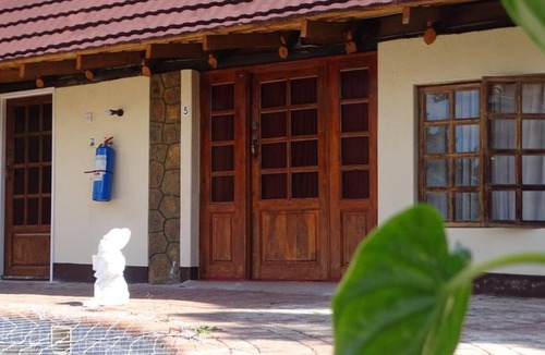 Bulawayo House | Lodumo Guesthouse B & B