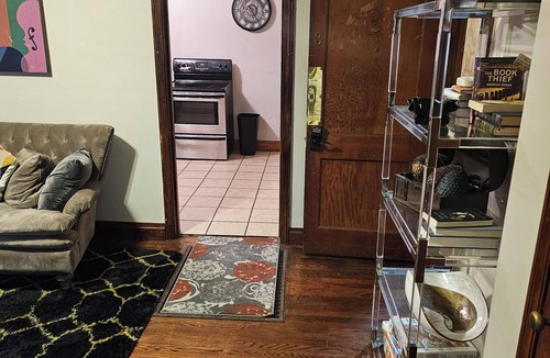 Logan Apartment | Loft 3 1-bedroom apartment in terrific Logan with Wi-Fi, AC