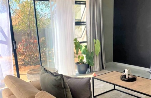 Bulawayo Apartment | Lovely 3 bed all En-suite in Malindela - 2118