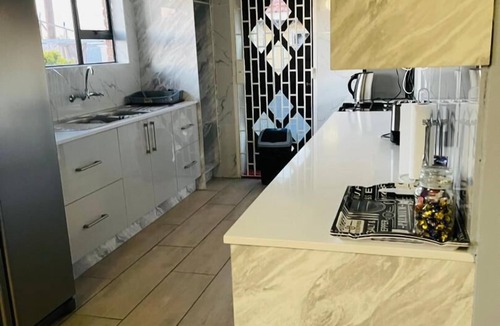 Bulawayo Apartment | Lovely 3 bed in Selborne Park with pool - 2234