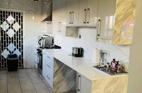 Bulawayo Apartment | Lovely 3 bed in Selborne Park with pool - 2234