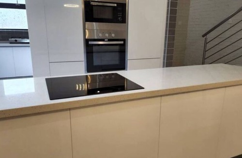 Greendale Apartment | Lovely 3 bedrooms unit with Pool and Gym Sitar