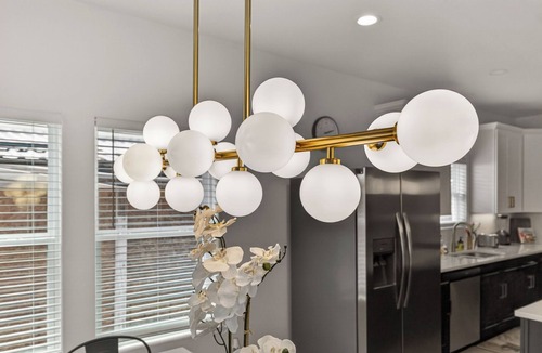 Eastside Promise Neighborhood House | Lovely and Stylish Modern Home Near Downtown