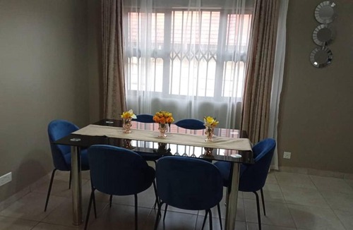 Harare Apartment | Luxurious 3 bed house modern open plan- borehole - 2046