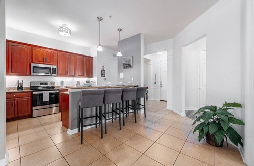 Florida Central Atlantic Coast Condo | Luxurious Condo At Vista Cay Resort Sleeps 8 Next To Convention Center
