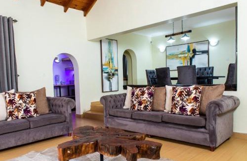 Harare East Villa | Luxurious Private Villa with Pool Near Sam Levys Village