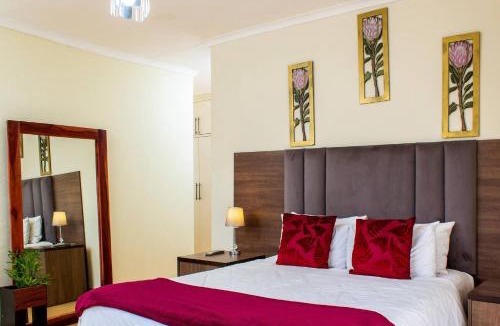 Harare East Villa | Luxurious Private Villa with Pool Near Sam Levys Village