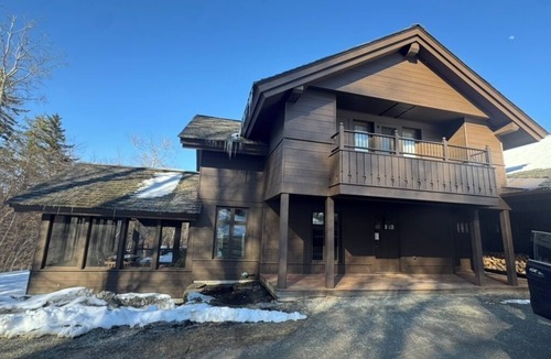Moscow Villa | Luxury 3-bedroom Von Trapp Villa in Stowe with Mountain views