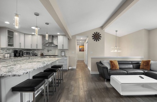 Edmonds House | Luxury 8 beds Villa with Pool & Resort Amenities