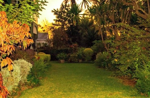 Harare House | Luxury Apartment - In the heart of Avenues!
