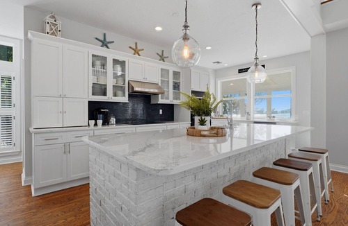 Bradenton House | Luxury Bayfront Retreat w/Guest House, Game Room & 150 Ft Waterfront