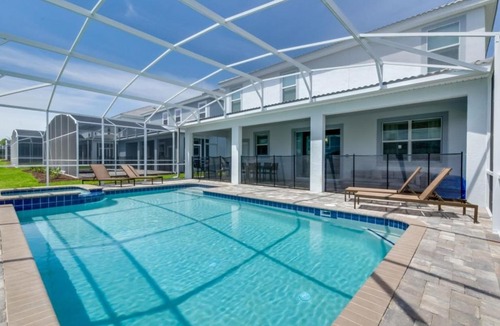 Davenport House | Luxury & Comfort 6 Bdm Villa at Champions Gate villa