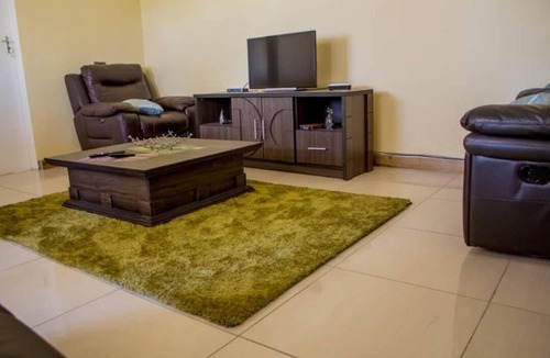 Harare House | Luxury Holiday Home in Harare 10mins from airport