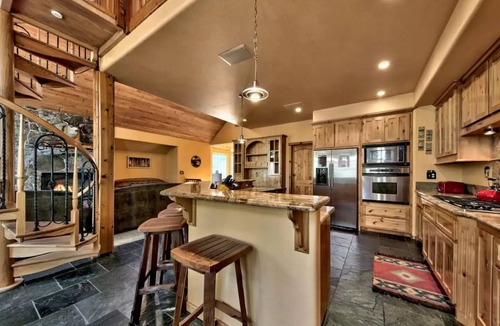 Tahoe Paradise House | Luxury House, Hot Tub, Pet Friendly, Pool Table, EV Charger