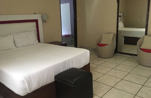 Maun House | Luxury Wild Inn