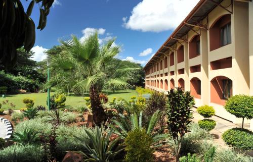 Lusaka Hotel | M'kango Golfview Hotel
