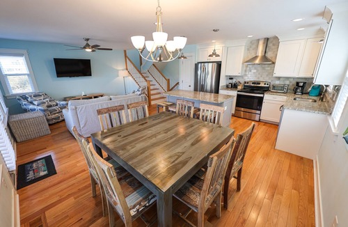 Monteray Shores House | M931- Sound Side, Corolla, Saturday Check In, Comm. Pool!