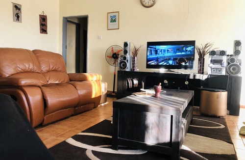 Ndadza House | “MABWE Residence 3mins from Great Zimbabwe Ruins
