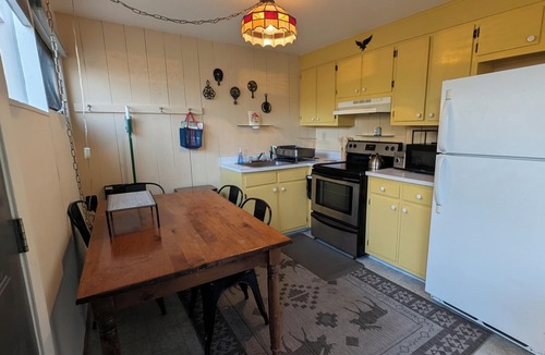 Moretown Apartment | Mad River Valley furnished 1BR apartment,full kitchen/bath 20 minutes to skiing