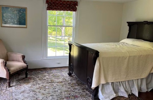 Washington Bed & Breakfast | Magnolia room at Chantilly bed & breakfast in delightful Washington with AC