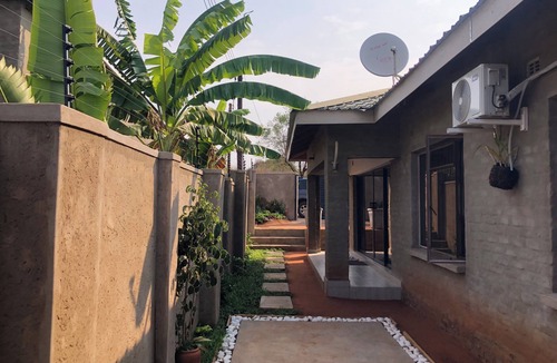 Victoria Falls House | Marvelous 4-bedroom house with WiFi in Victoria Falls