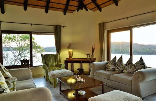 Binga Cabin | Masumu River Lodge