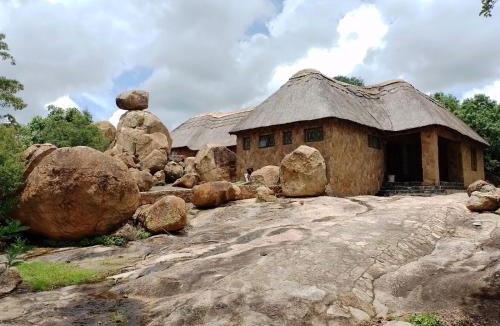 Matopos Hotel | Matopo Ingwe Lodge