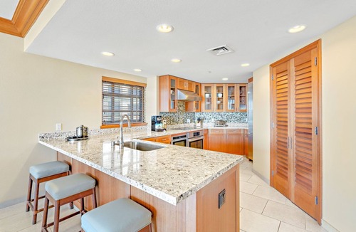 Kaanapali Villa | Maui Resort Rentals: Hyatt Residence Club – 3BR Oceanfront Upper Floor VIlla