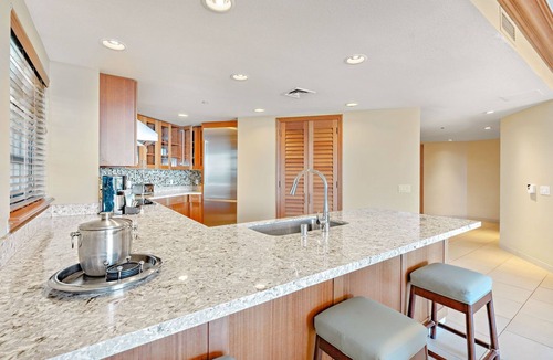 Kaanapali Villa | Maui Resort Rentals: Hyatt Residence Club – 3BR Oceanfront Upper Floor VIlla