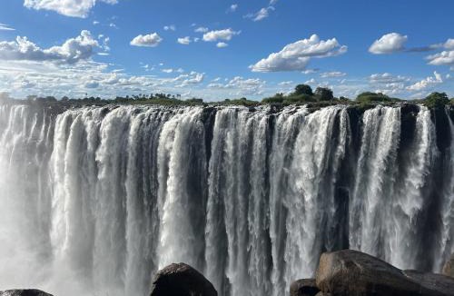 Victoria Falls Hotel | Mbano Manor Hotel Victoria Falls
