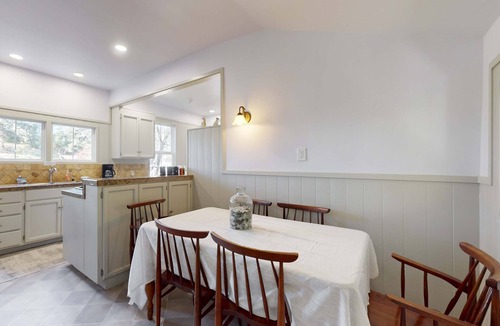 Mendocino House | Mendocino Lodge with Hot Tub and Fireplace