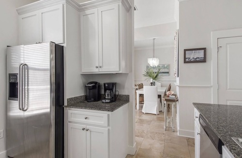 Seacrest House | Mermaids Retreat 30A 🧜🏻‍♀️ STEPS to Beach Access, Pvt Heated Pool, Gulf Views, Bikes