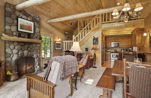 Camp Sherman Cabin | Metolius River Resort Cabin 9 Luxurious cabin on the Metolius River w/fireplace