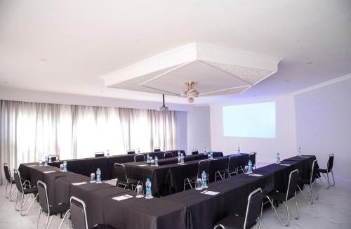 Chiawa Conservancy Hotel | Mika Hotel Kabulonga