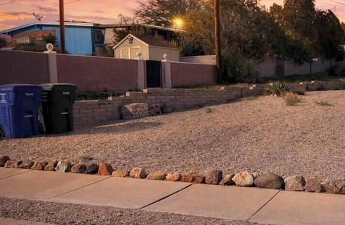 Tucson House | Minimalist Microstudio | Westside | Near DT, Trails, Dining