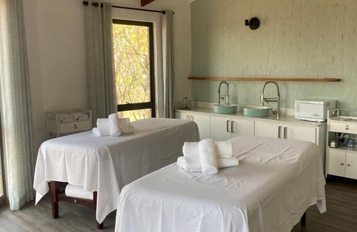 Mazowe Cabin | Miombo Mountain Lodge and Spa