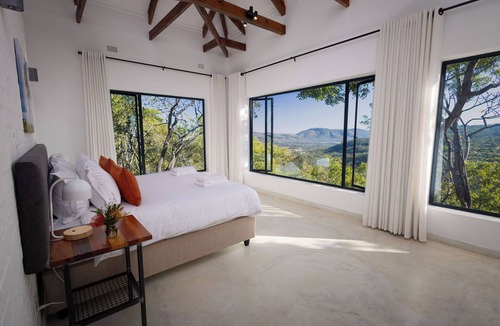 Mazowe Cabin | Miombo Mountain Lodge and Spa