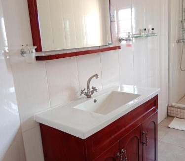 Gaborone House | Mma Mali Bakgopeng bed and breakfast