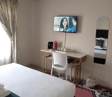 Gaborone House | Mma Mali Bakgopeng bed and breakfast