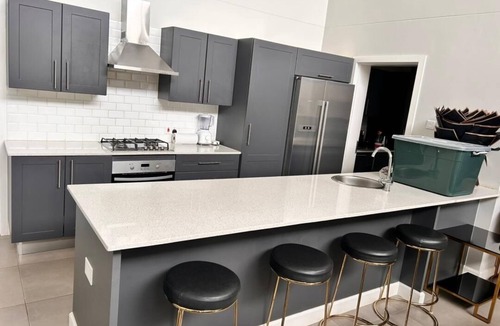 Harare House | Modern 3-Bedroom House with Private Garden & Parking. Close to amenities